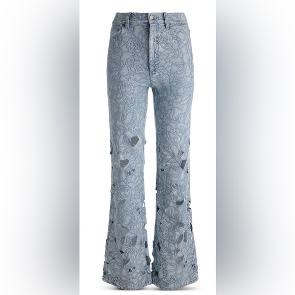 Alice + Olivia Chic High Rise Embroidered Eyelet
Jeans in Rockstblue - Picture 5 of 6